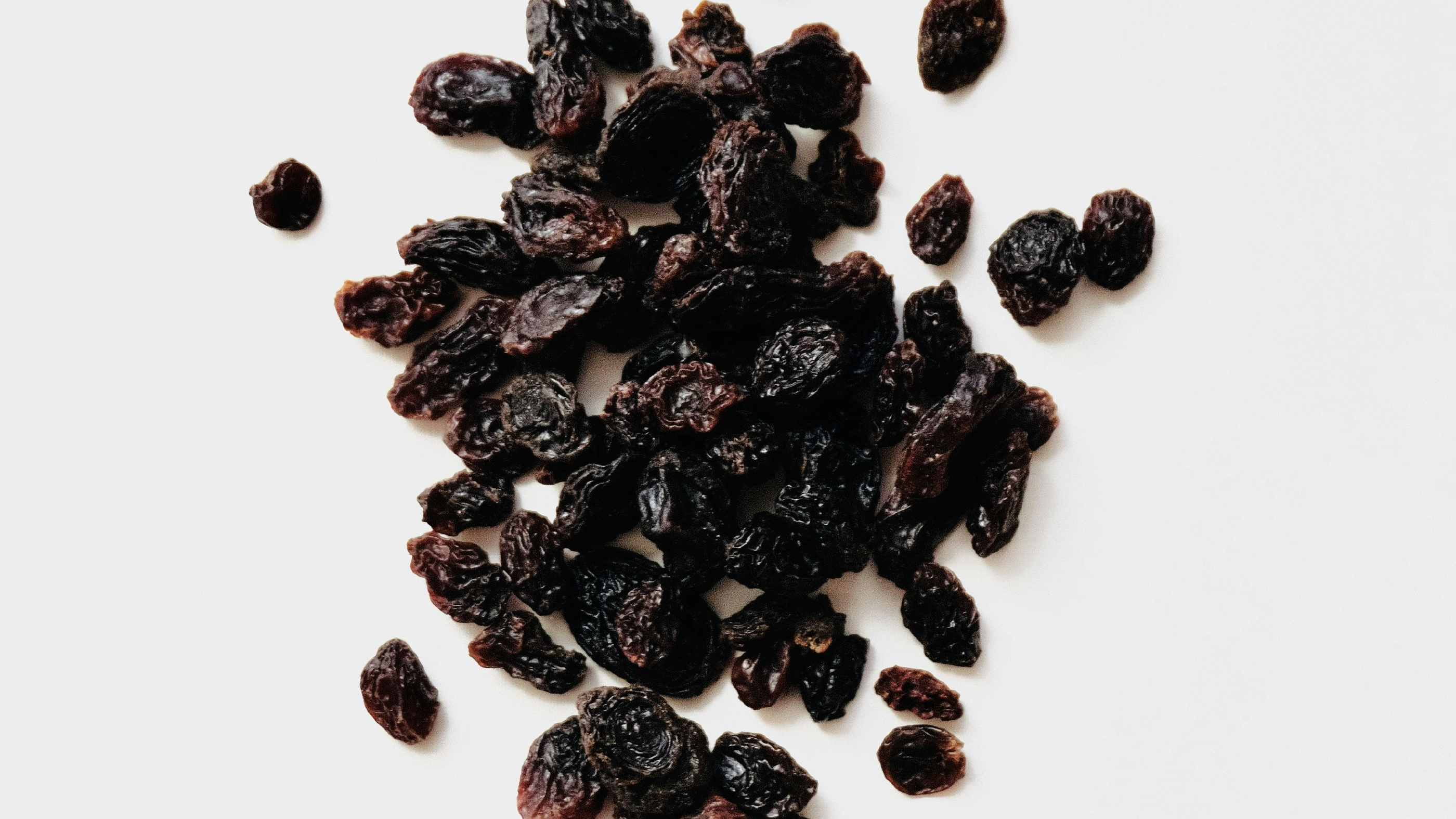 What Happens to Your Body When You Eat Raisins Every Day