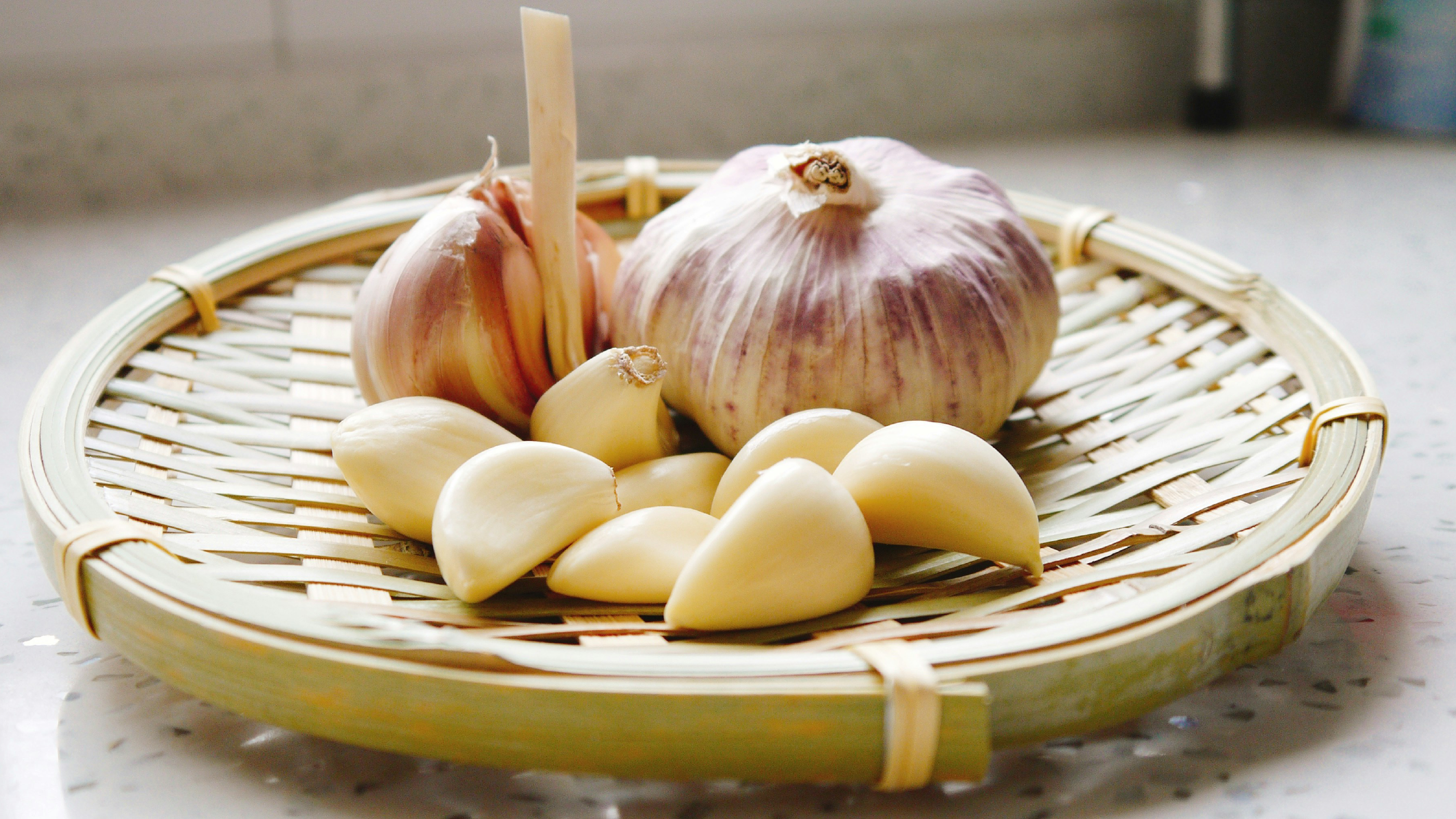 What Happens to Your Body When You Eat Garlic Regularly
